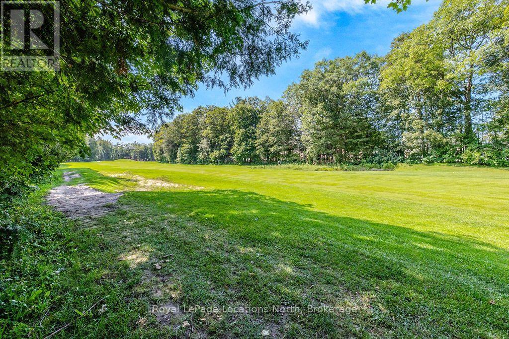 40 FAIRWAY CRESCENT - 28