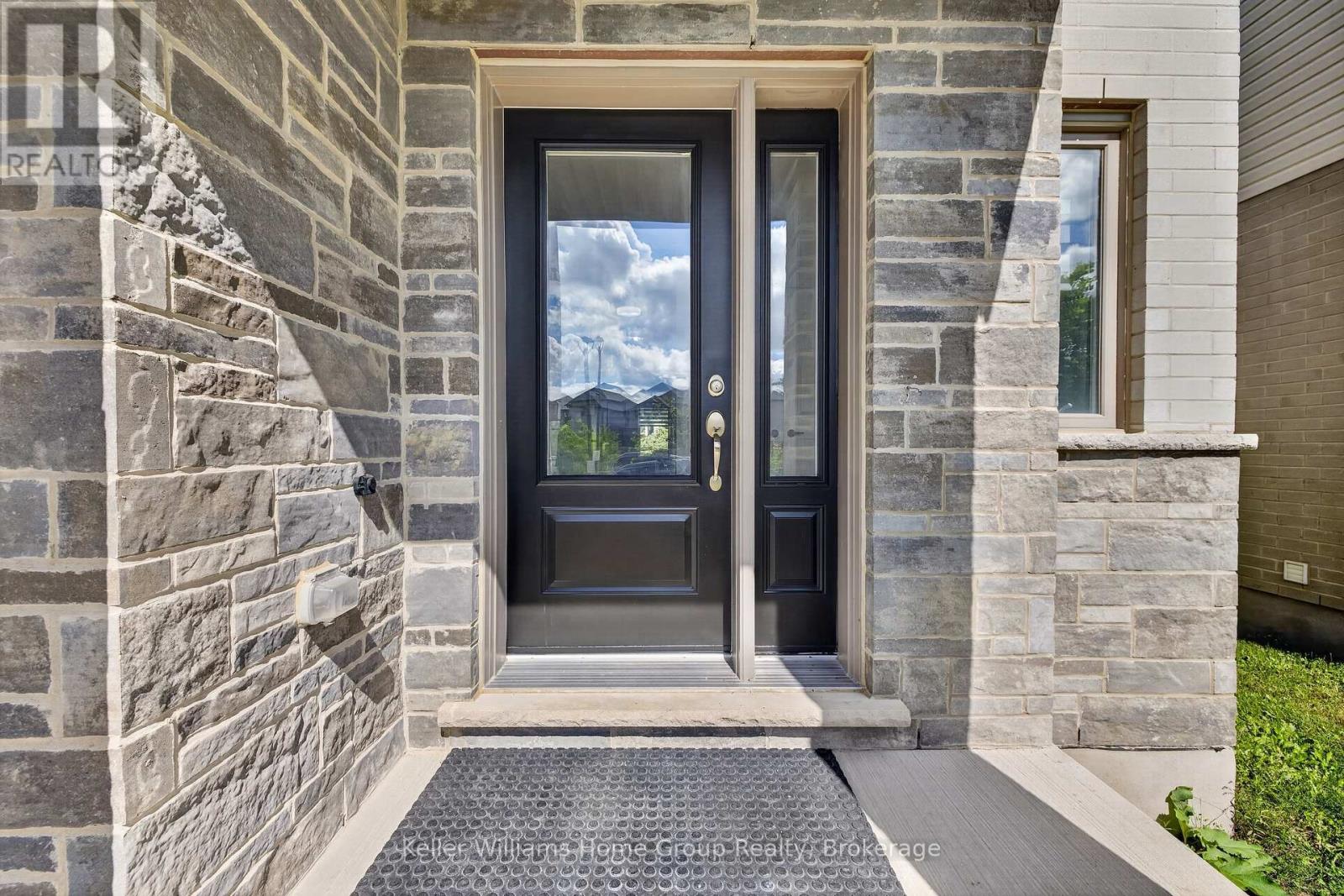 23 FERRIS CIRCLE, Guelph (Clairfields/Hanlon Business Park) — photo 2