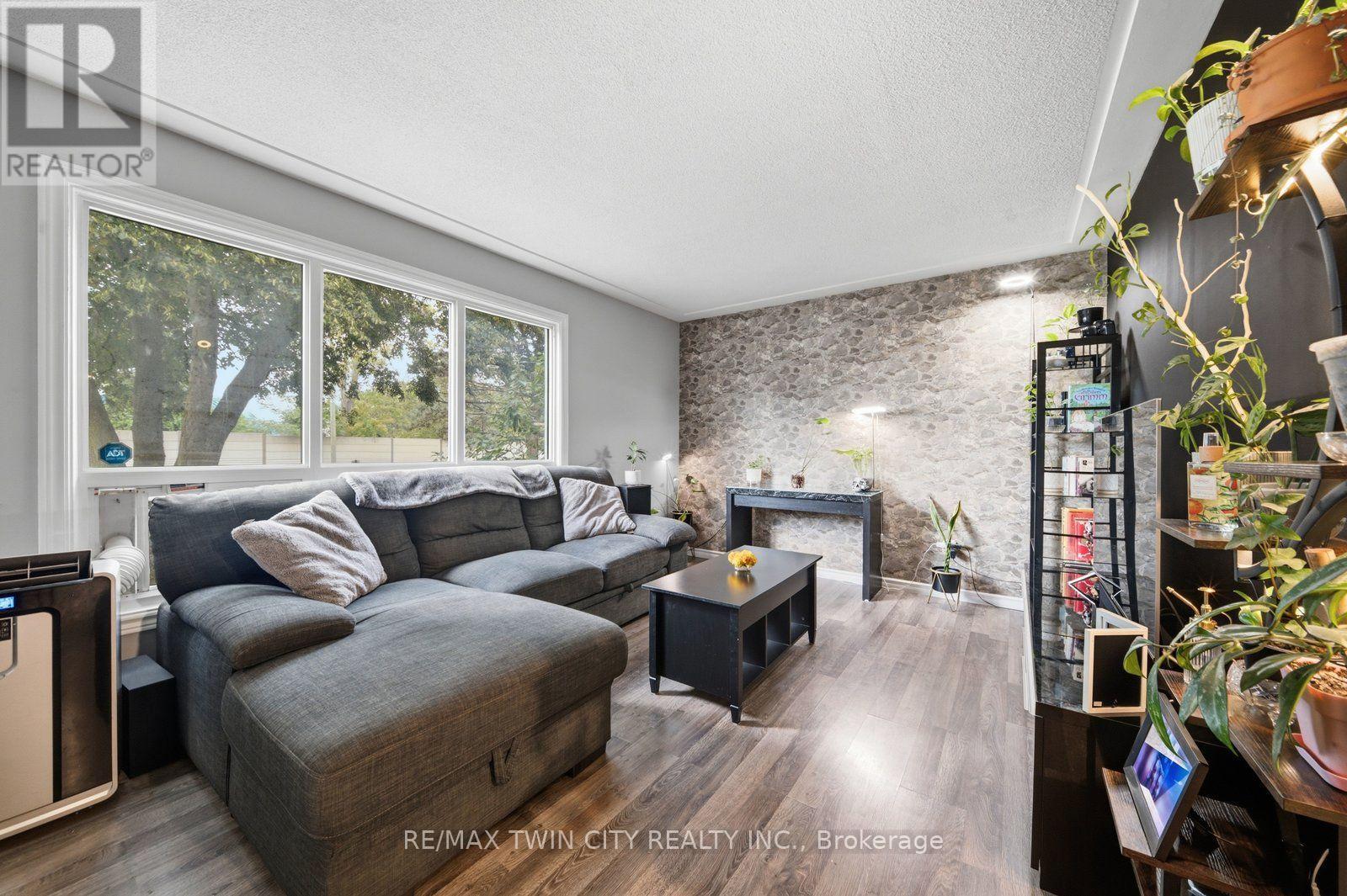 7- 63 METCALIFE, UNIT C METCALFE CRESCENT, Brantford — photo 7