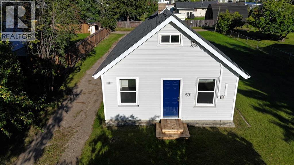 531 65 Street, Edson — photo 5