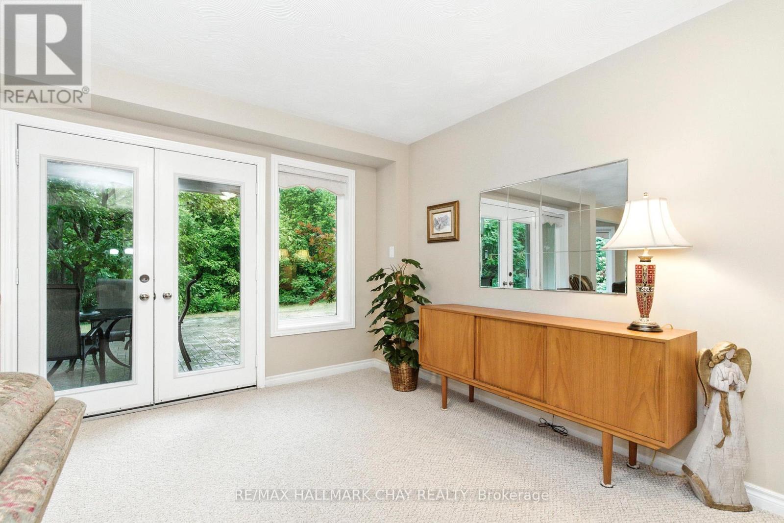 32 VALLEYCREST DRIVE - 20