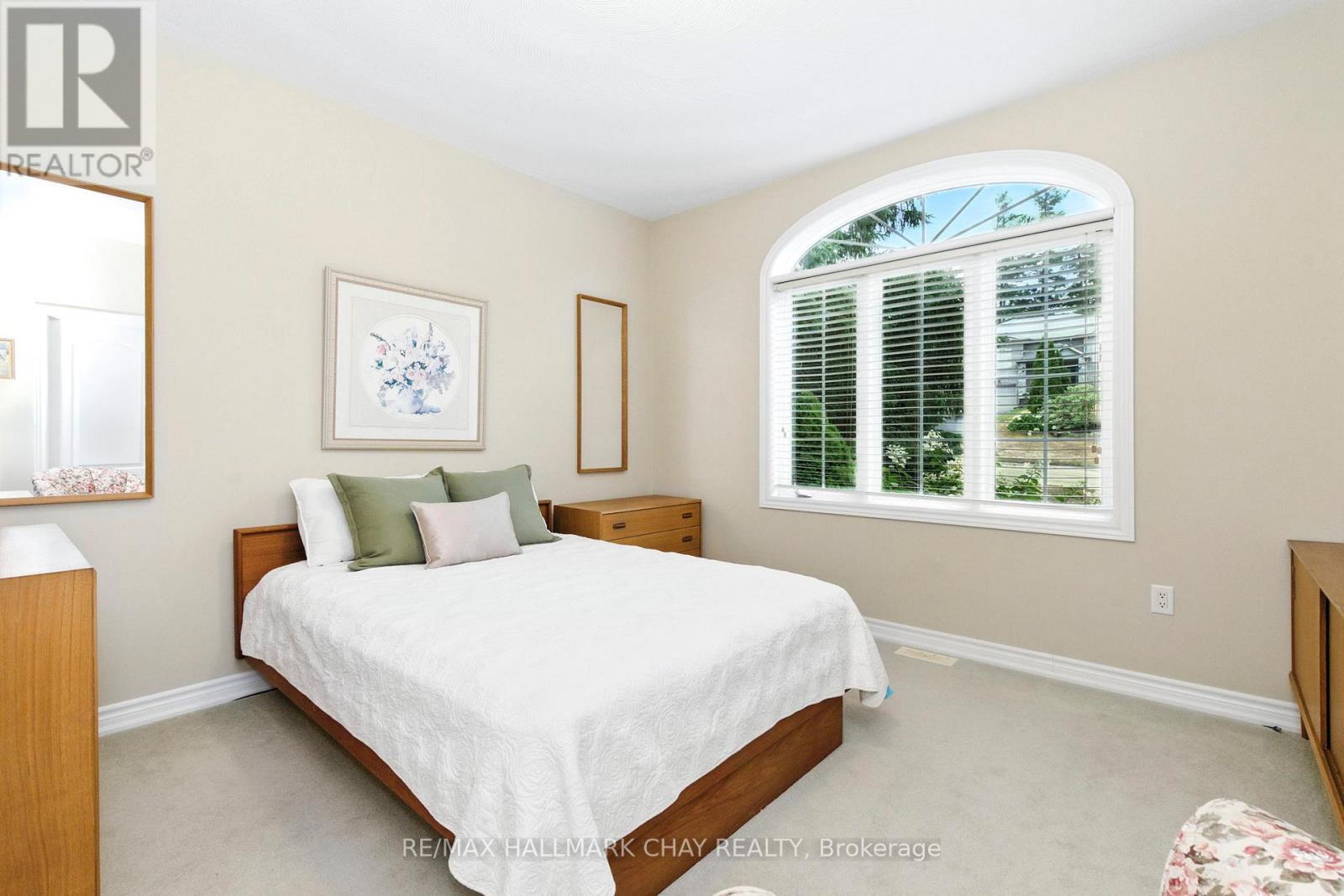 32 VALLEYCREST DRIVE - 30