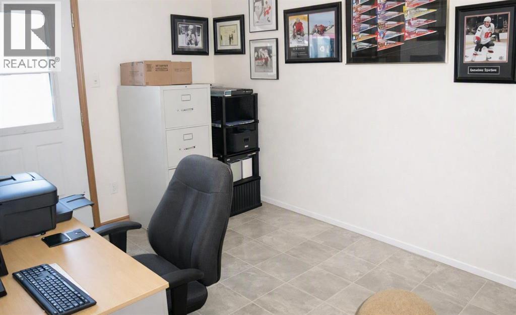 1121 Lakemount Boulevard S - 12