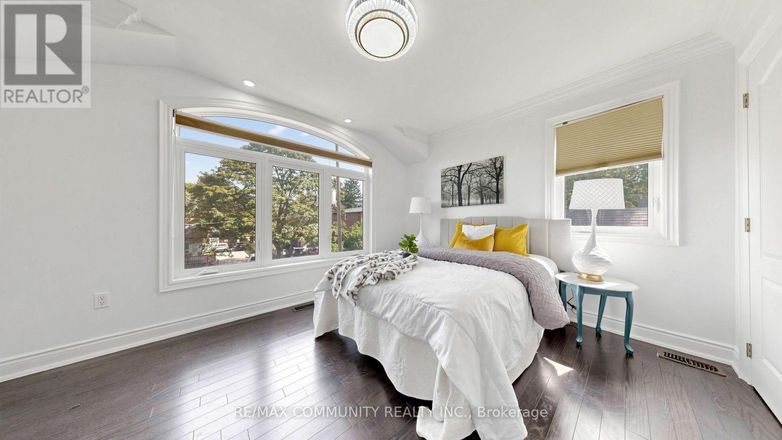 118 HAREWOOD AVENUE - 27