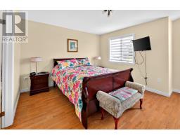 86 Hollyberry Drive thumbnail 20