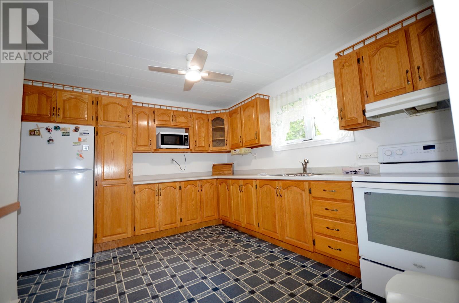 33 Ledrews Road, Conception Bay South — photo 3
