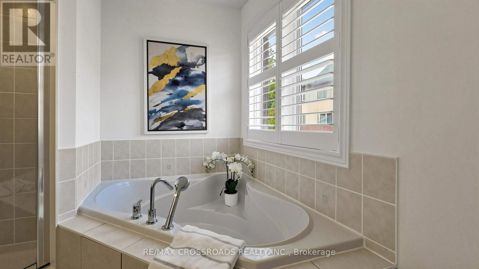 42 BOWKETT DRIVE - 35