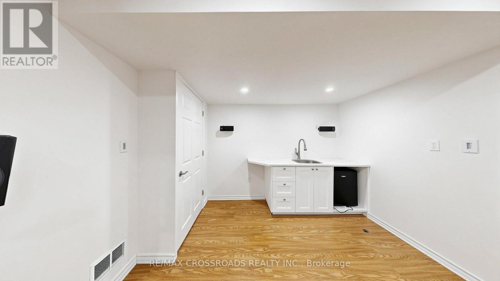 42 BOWKETT DRIVE - 43