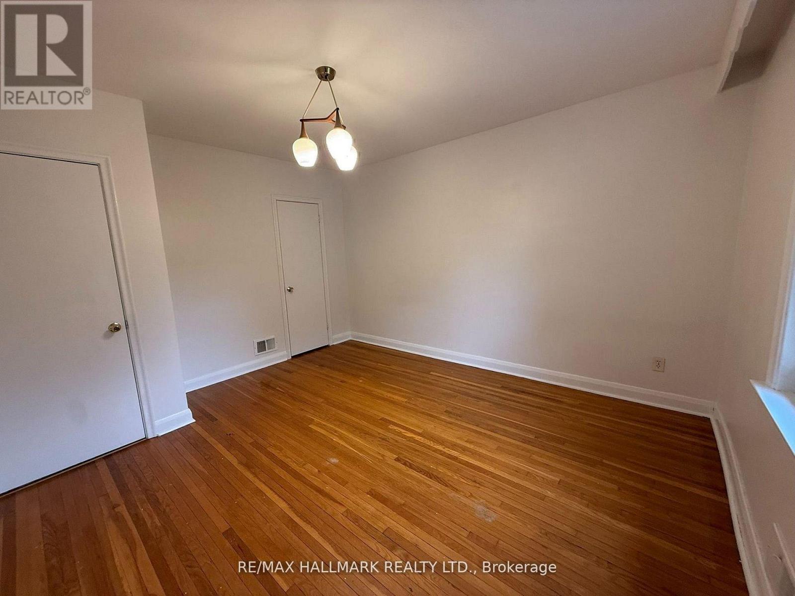 9 MACLEOD STREET - 9