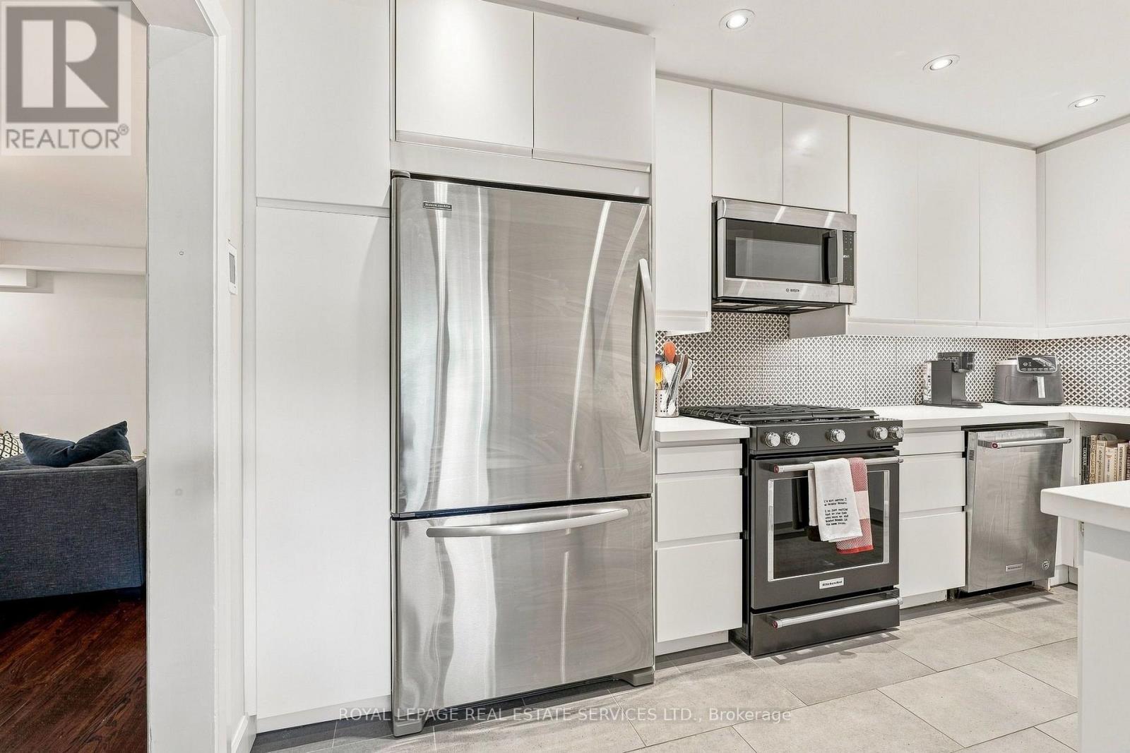372 TRAFALGAR ROAD - 17