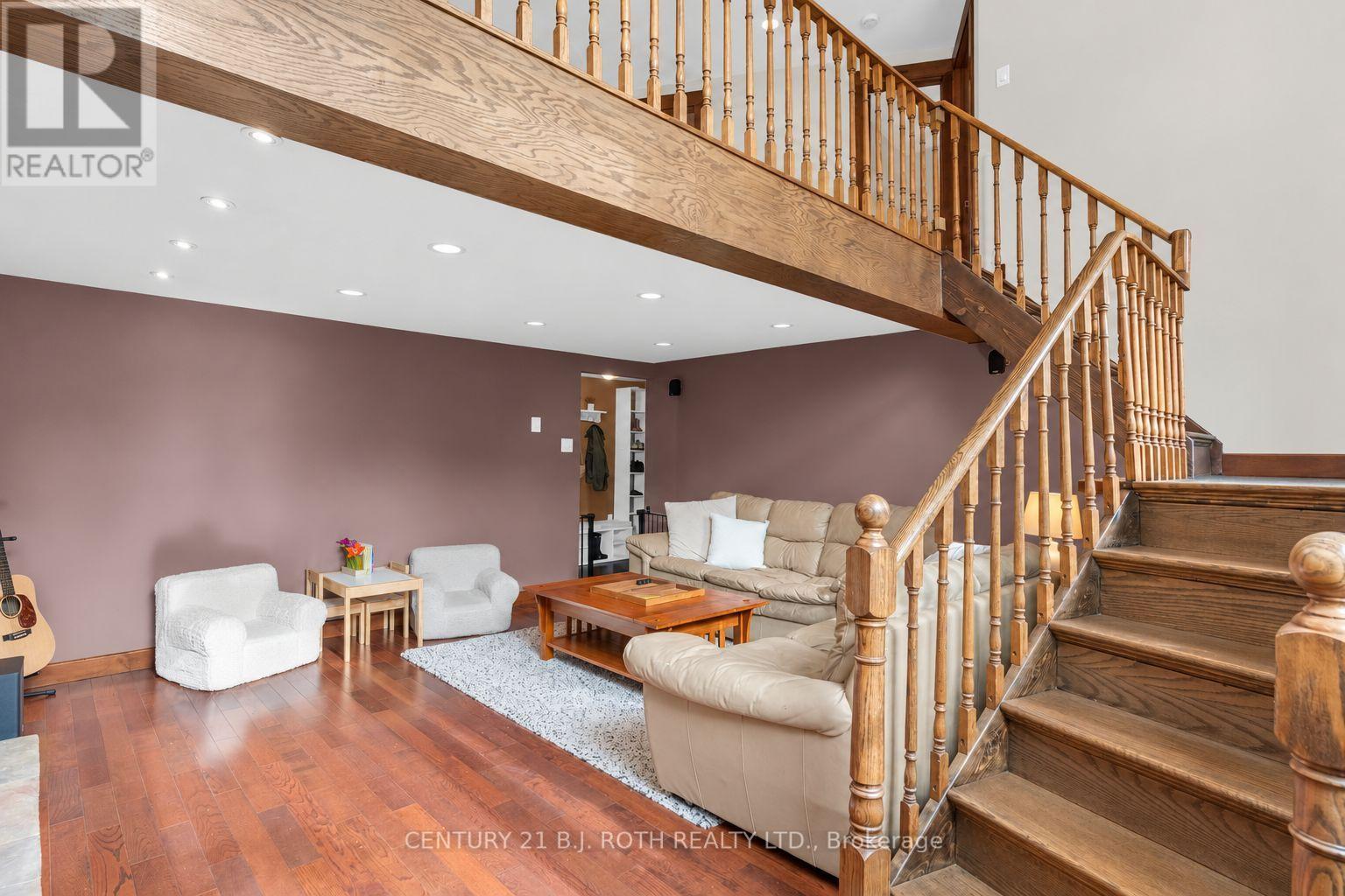 76 FOX RUN - Image 20
