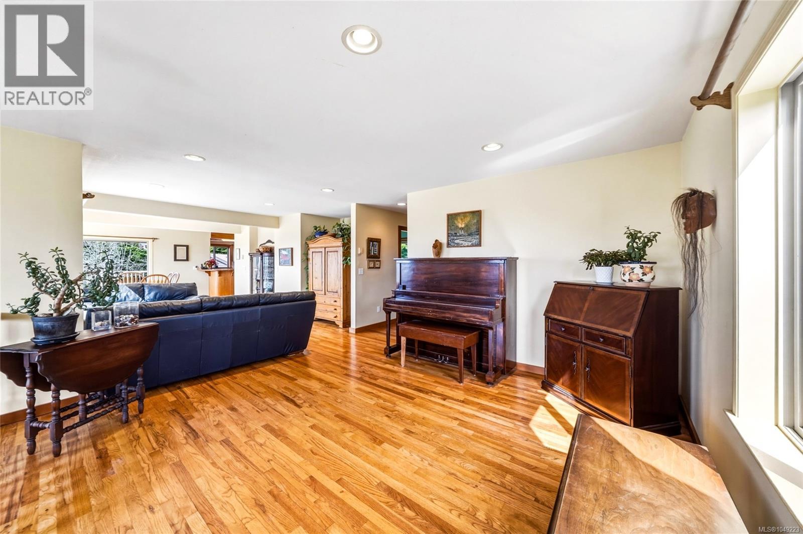 8750 West Coast Rd, Sooke