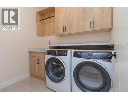 701 Madrona Pl, Langford, BC V9B6C6 Photo 30
