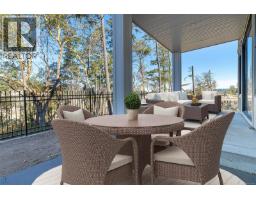 701 Madrona Pl, Langford, BC V9B6C6 Photo 32