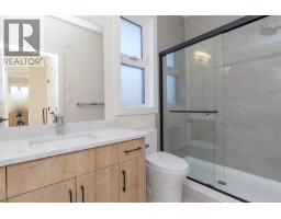 701 Madrona Pl, Langford, BC V9B6C6 Photo 40