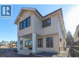 701 Madrona Pl, Langford, BC V9B6C6 Photo 43