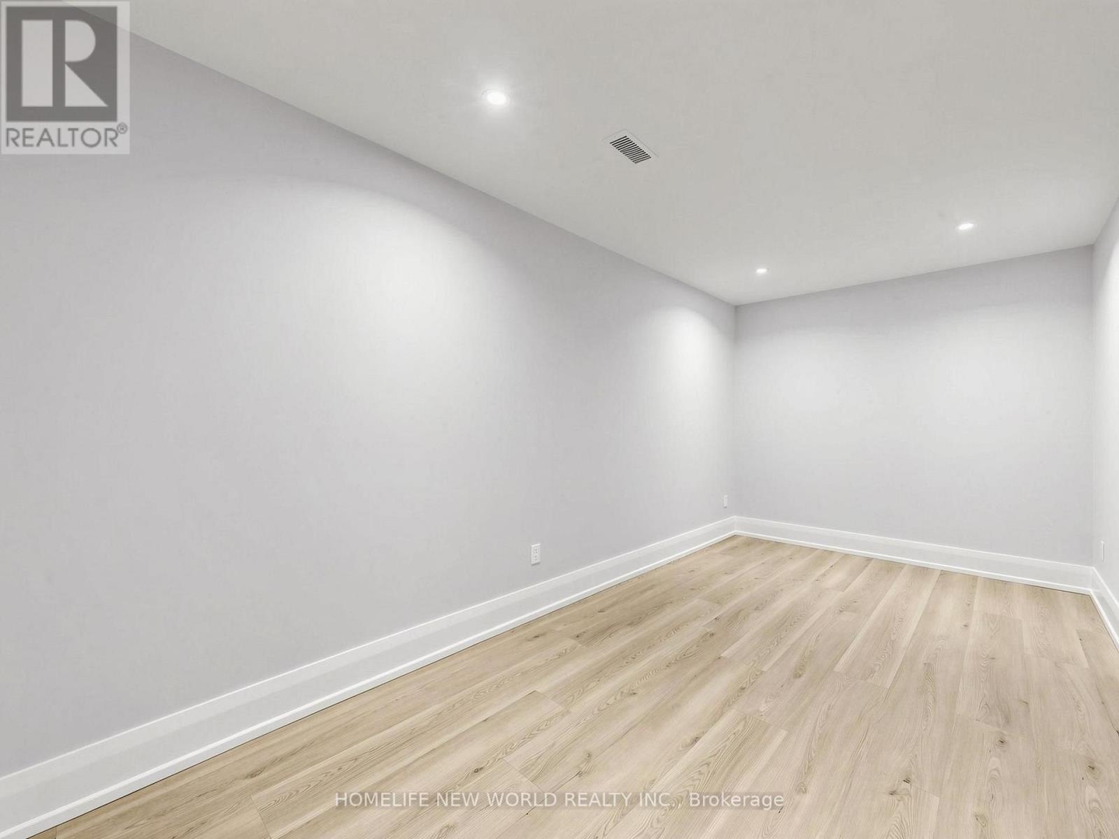 58 MAY AVENUE - Image 46