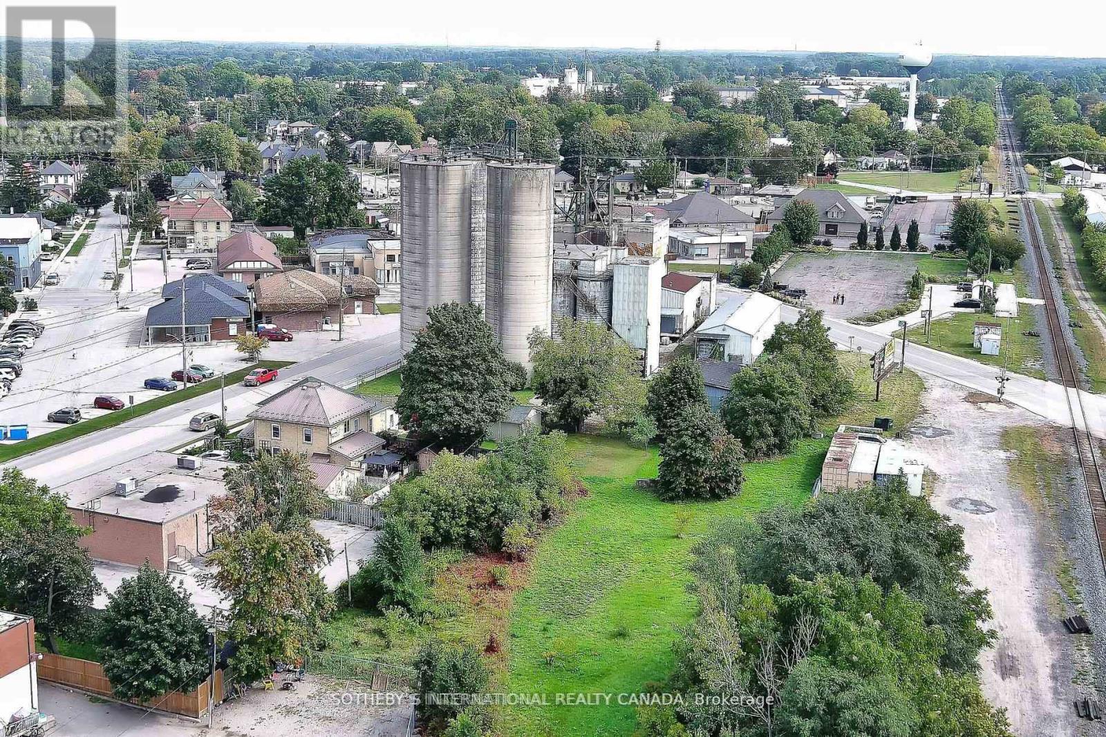62 ALBERT STREET, Strathroy-Caradoc (NW) — photo 6
