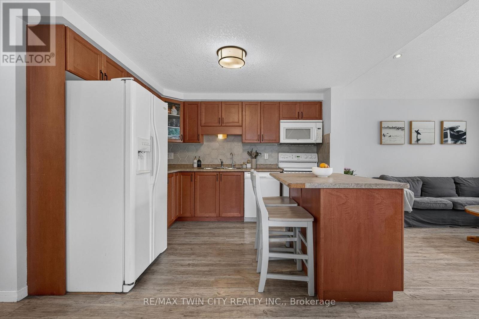 600 WHITE CEDAR AVENUE - 10