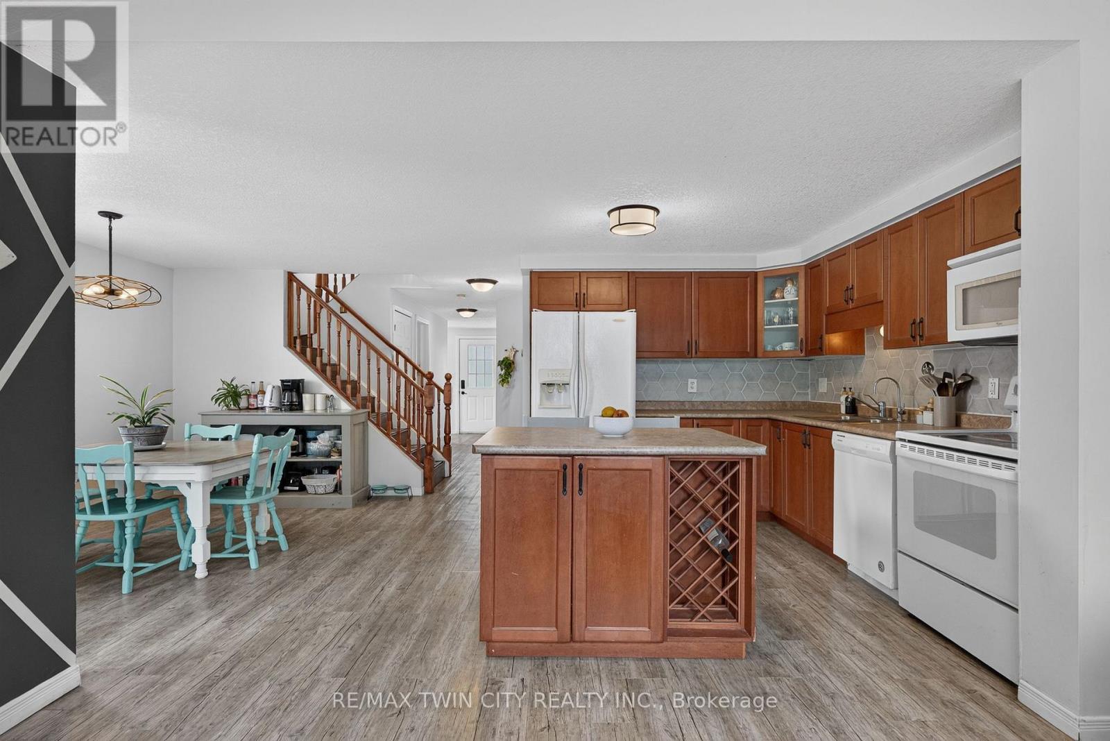600 WHITE CEDAR AVENUE - 11