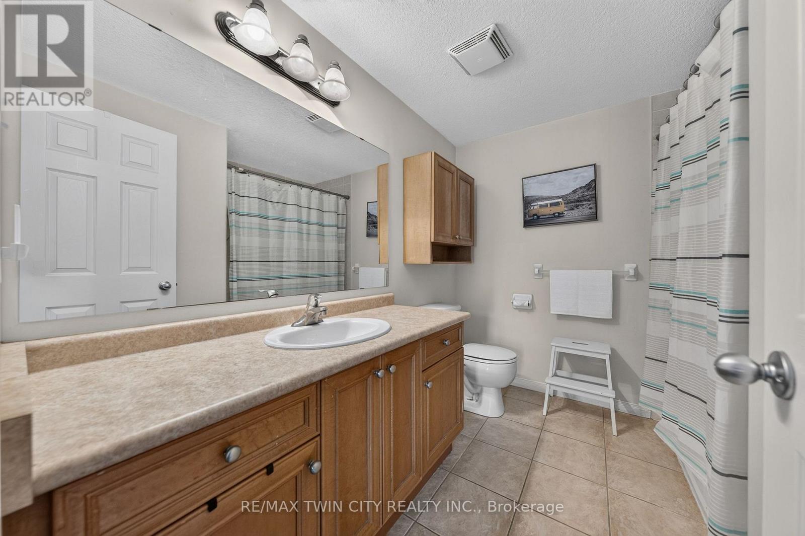 600 WHITE CEDAR AVENUE - 27