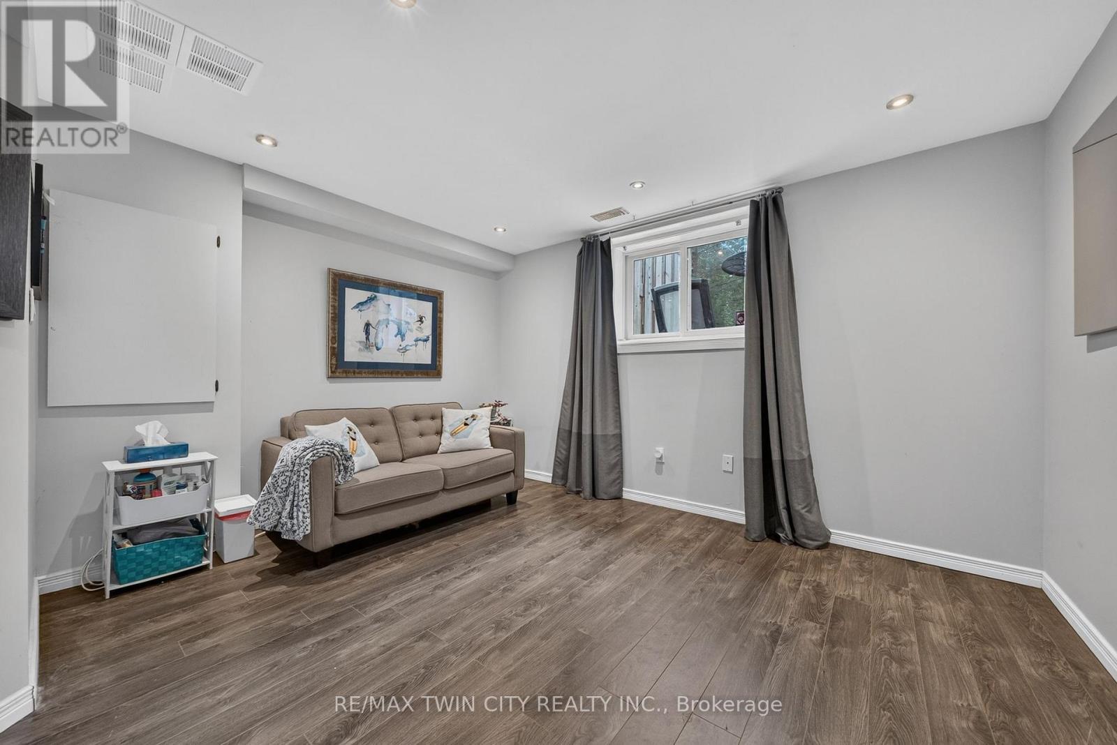 600 WHITE CEDAR AVENUE - 31