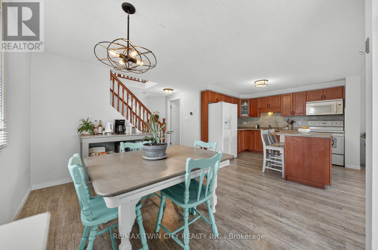 600 WHITE CEDAR AVENUE, Waterloo — photo 9