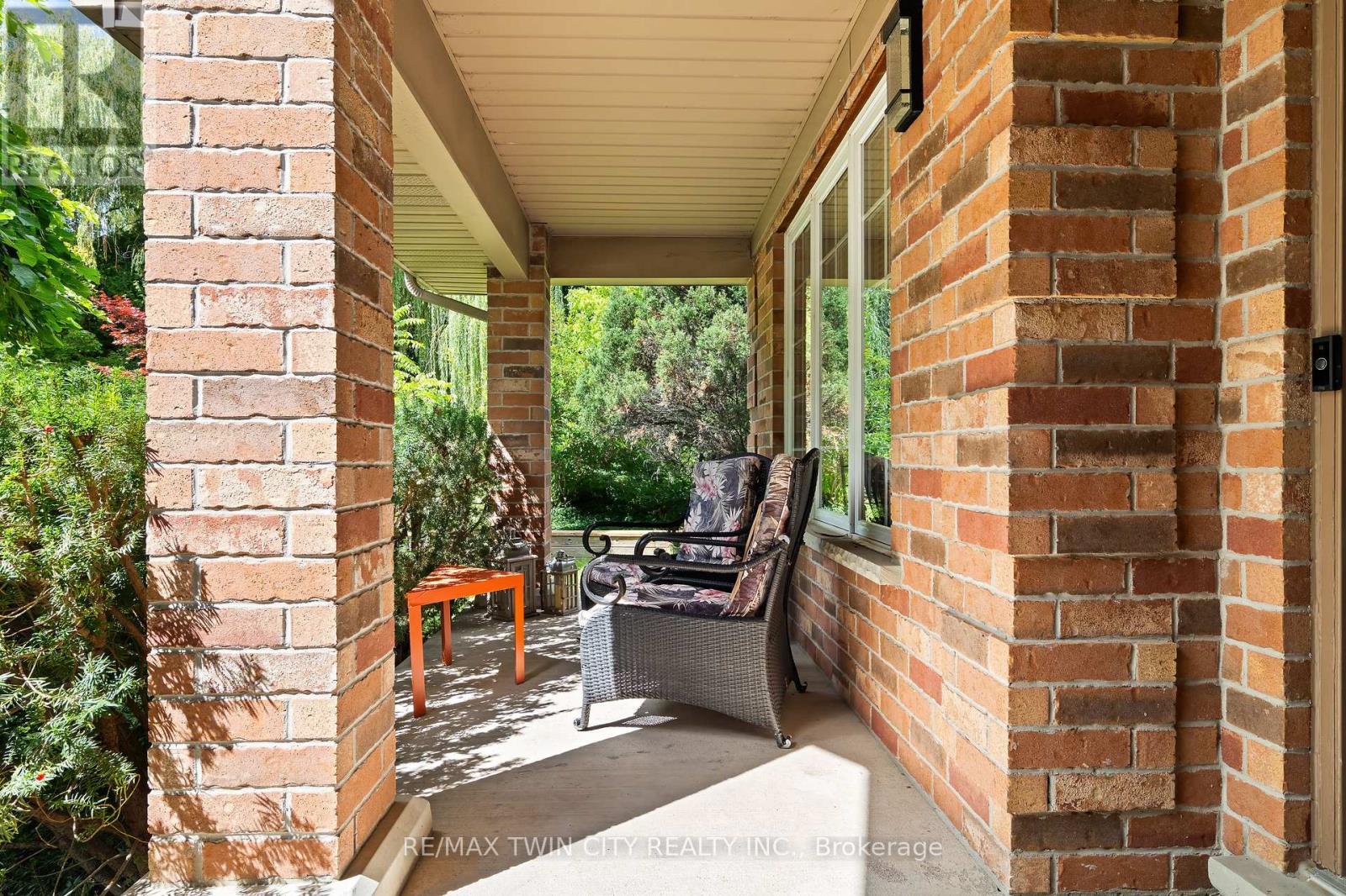 534 BIRCHLEAF WALK — photo 2