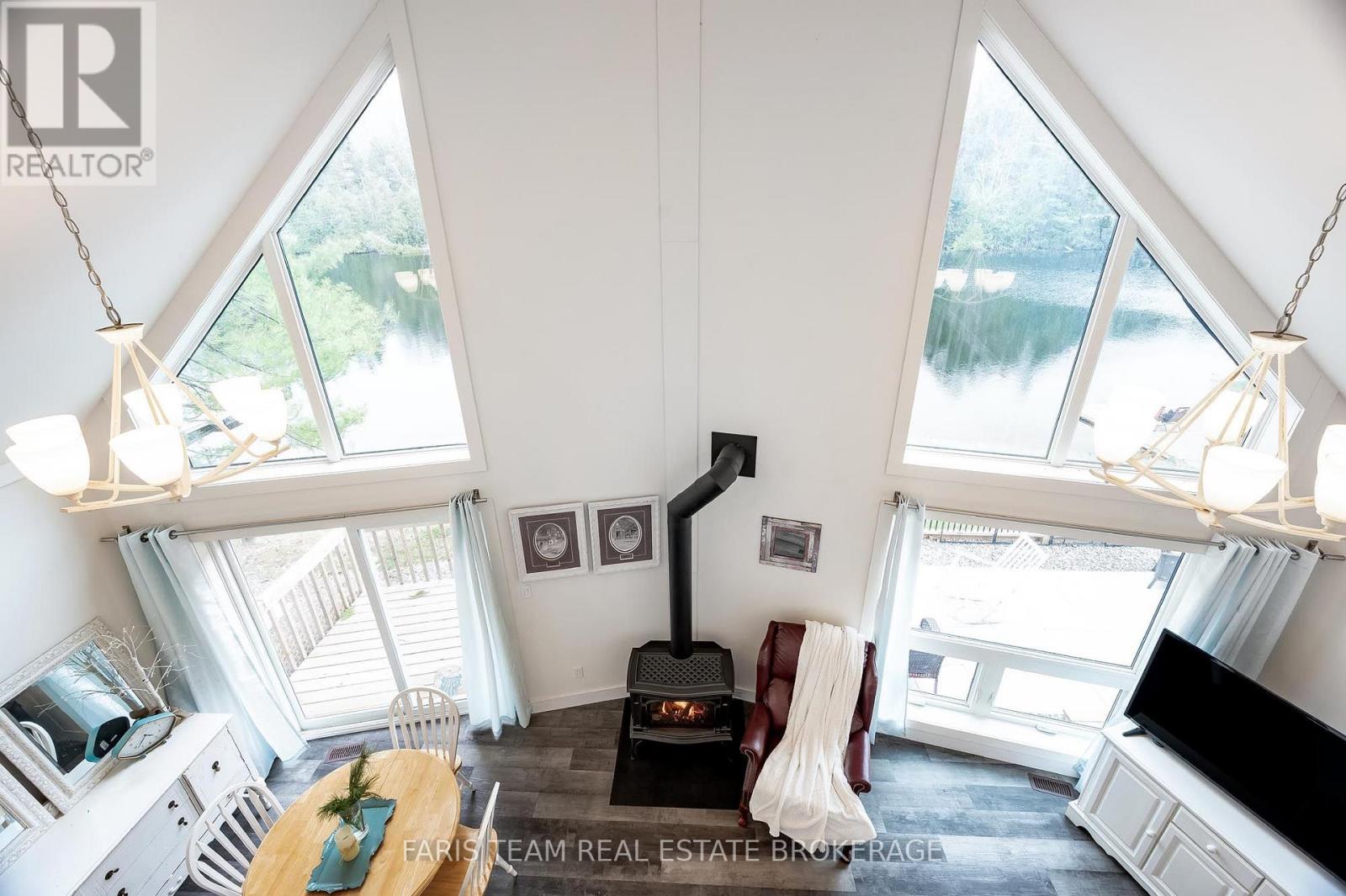 1036 BEVERLEY LANE - 19