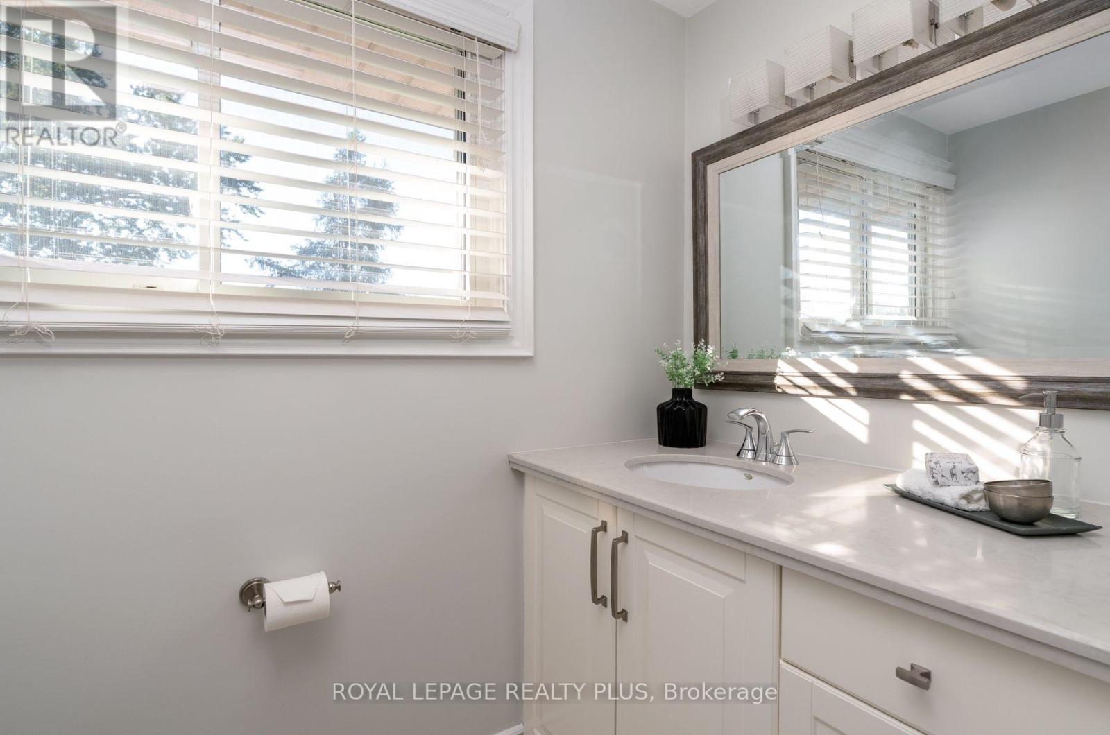 20 SAN MARINO CRESCENT - Image 35