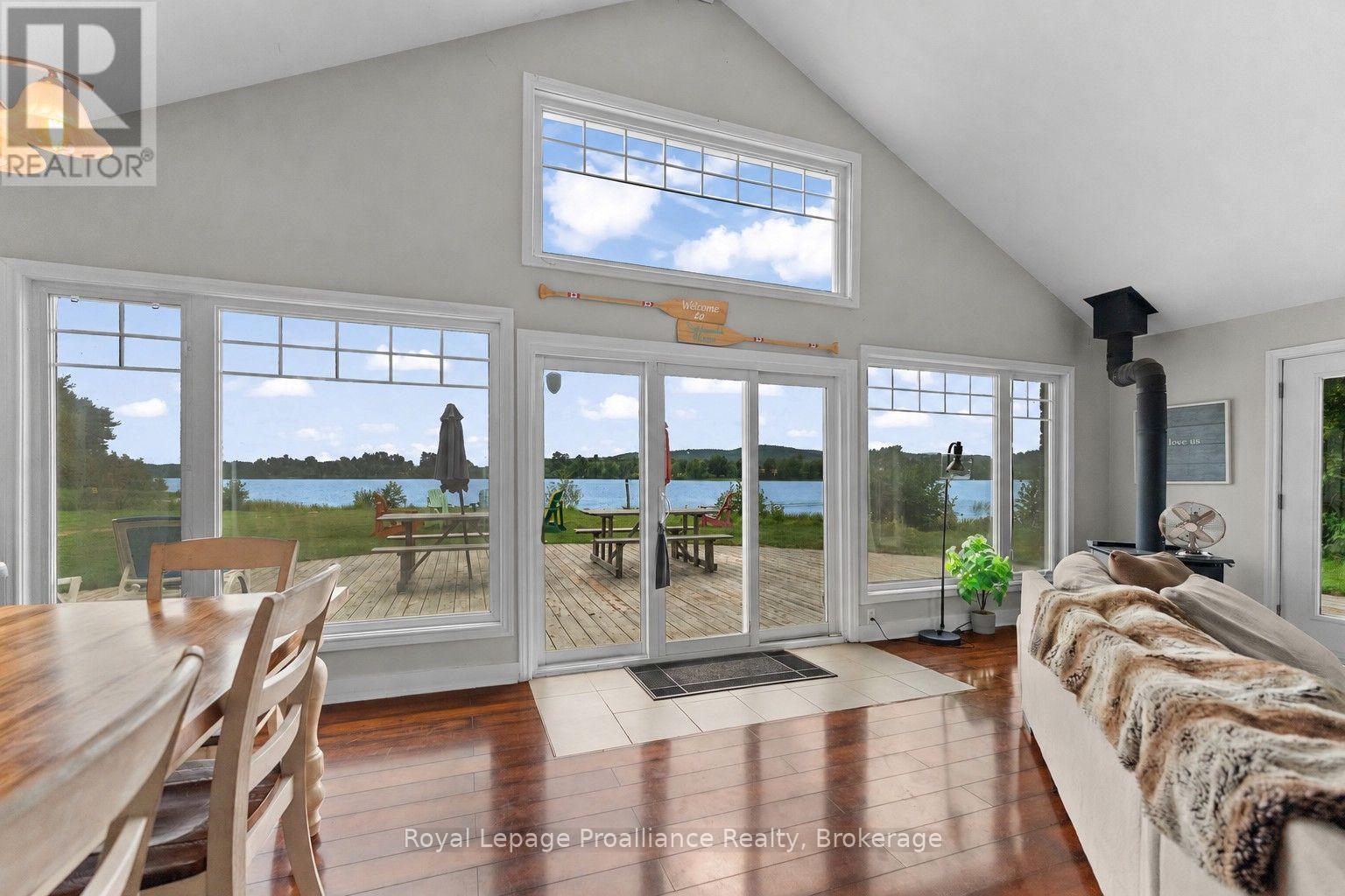 137 LAKESHORE DRIVE - 10