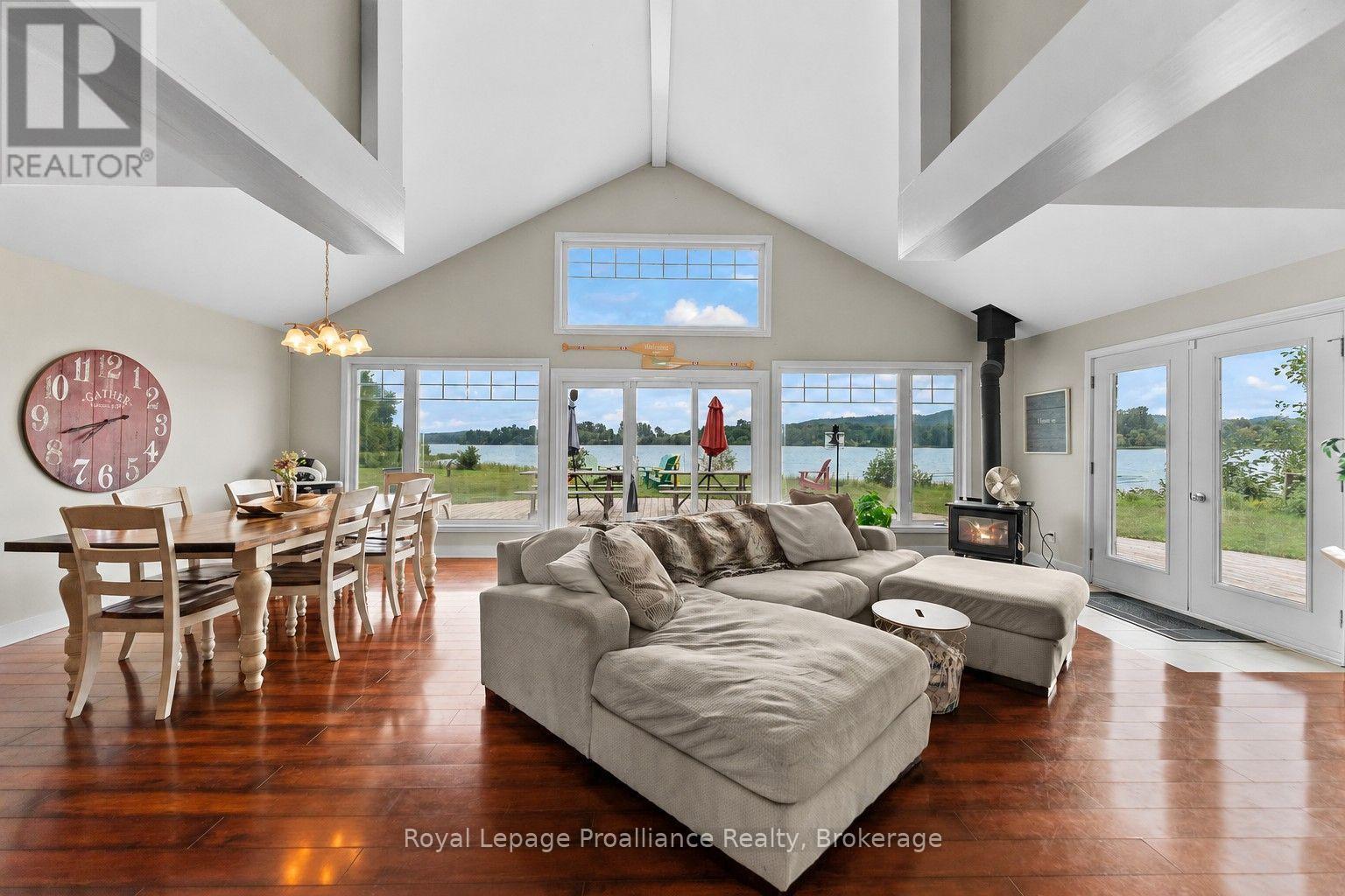 137 LAKESHORE DRIVE, Madawaska Valley — photo 9