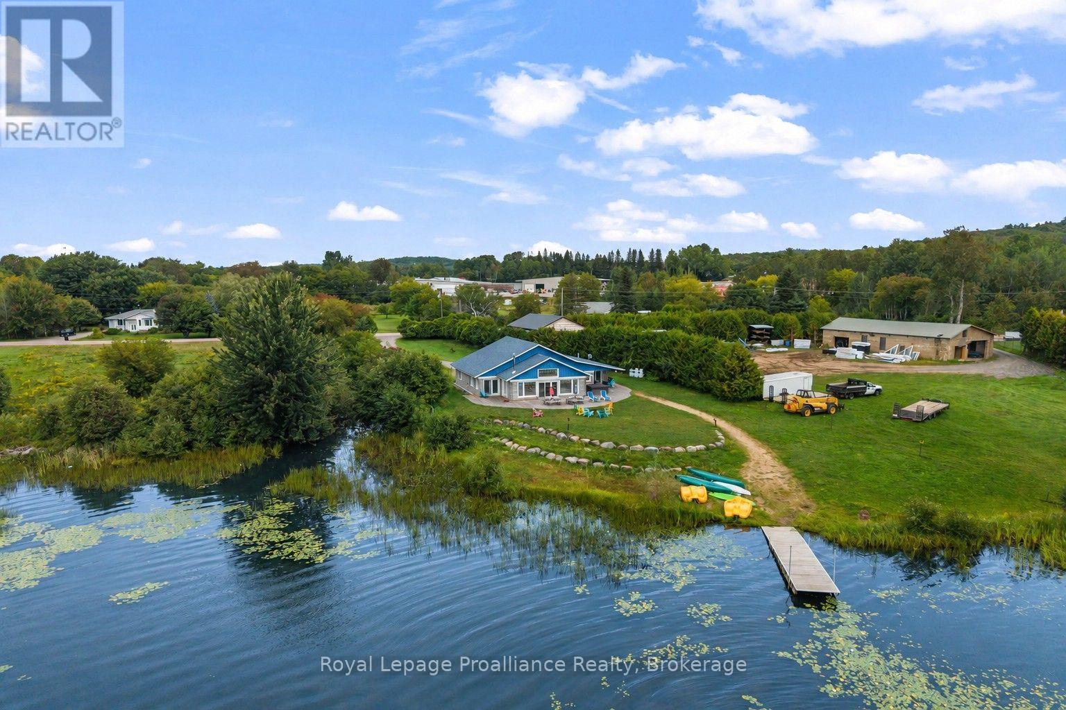 137 LAKESHORE DRIVE, Madawaska Valley — photo 2