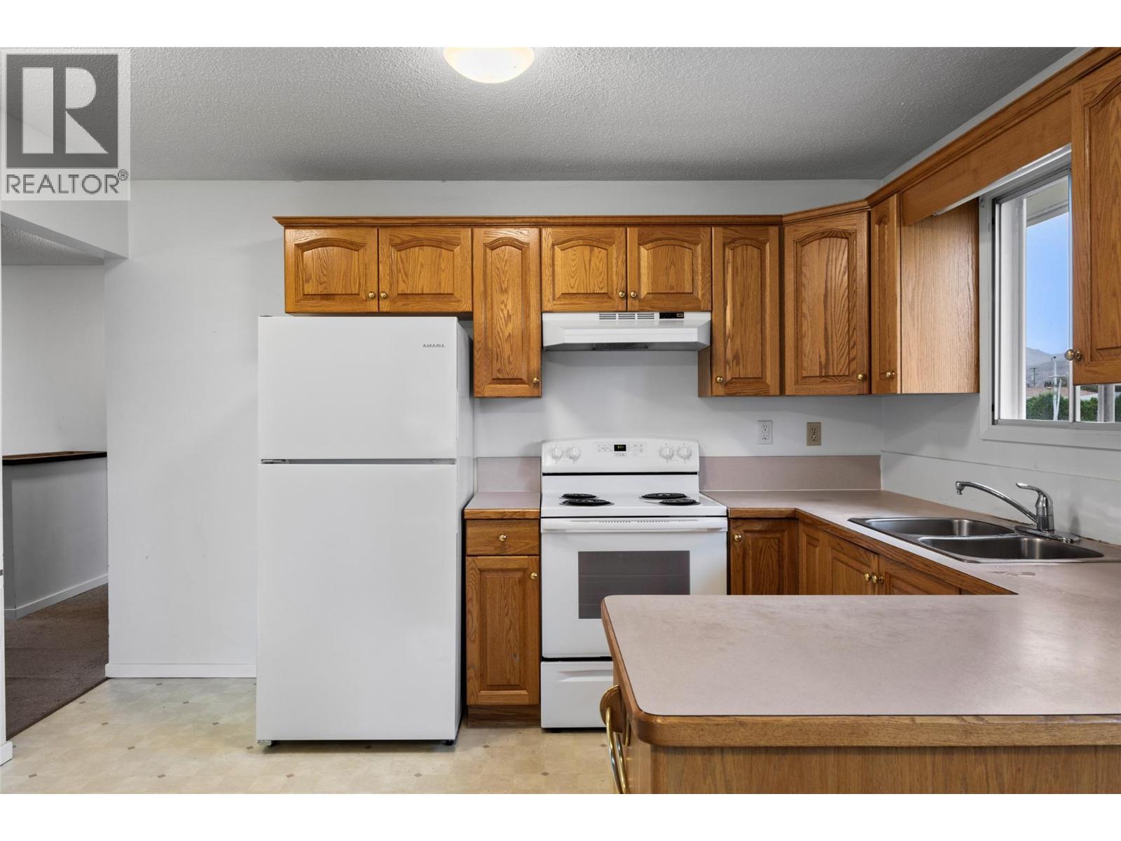 650 Richmond Avenue - 3
