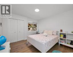 874 Kentwood Lane, Saanich, BC V8Y3C6 Photo 25