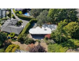 874 Kentwood Lane, Saanich, BC V8Y3C6 Photo 47