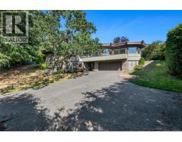 874 Kentwood Lane, Saanich, BC V8Y3C6 Photo 44