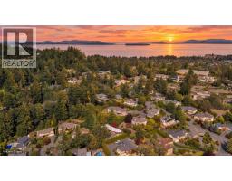 874 Kentwood Lane, Saanich, BC V8Y3C6 Photo 53