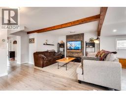 3pc Bathroom - 813 8 Avenue Ne, Three Hills, AB T0M2A0 Photo 11