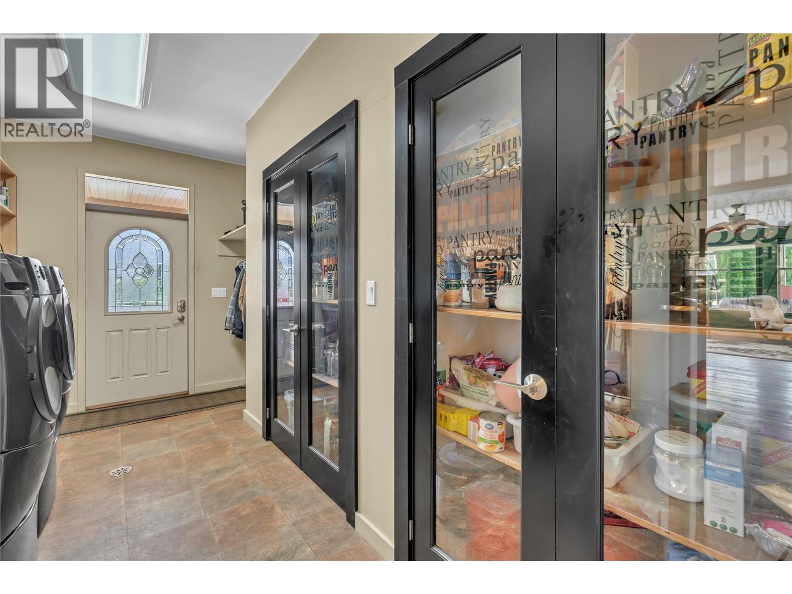 8705 Road 22 Road, Oliver