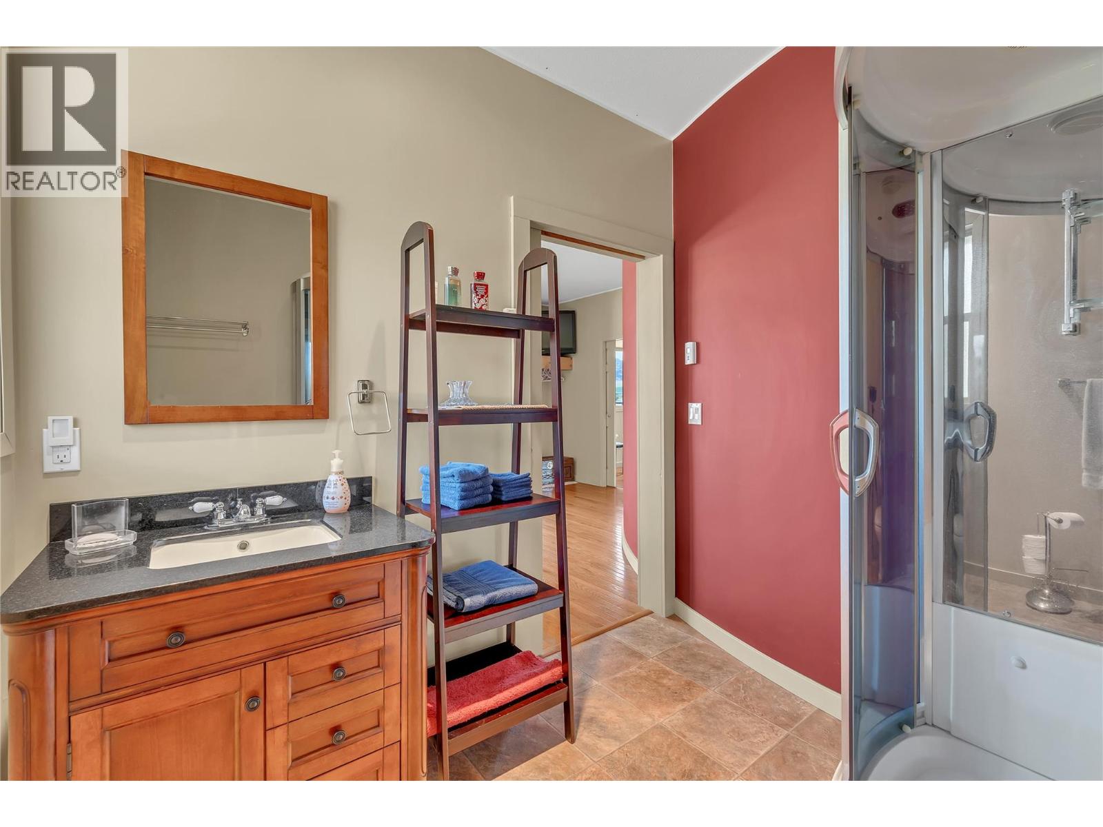 8705 Road 22 Road, Oliver