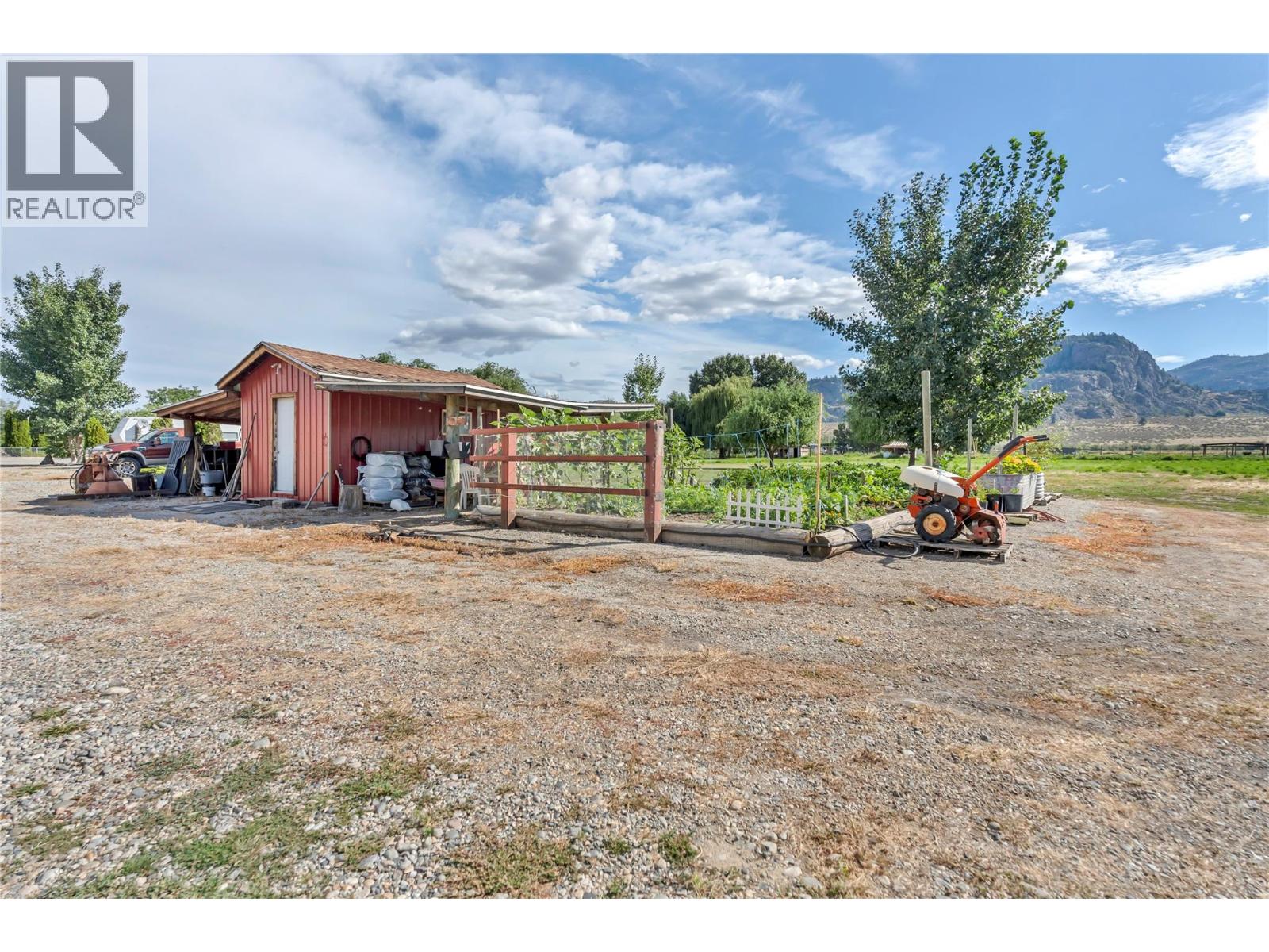 8705 Road 22 Road, Oliver