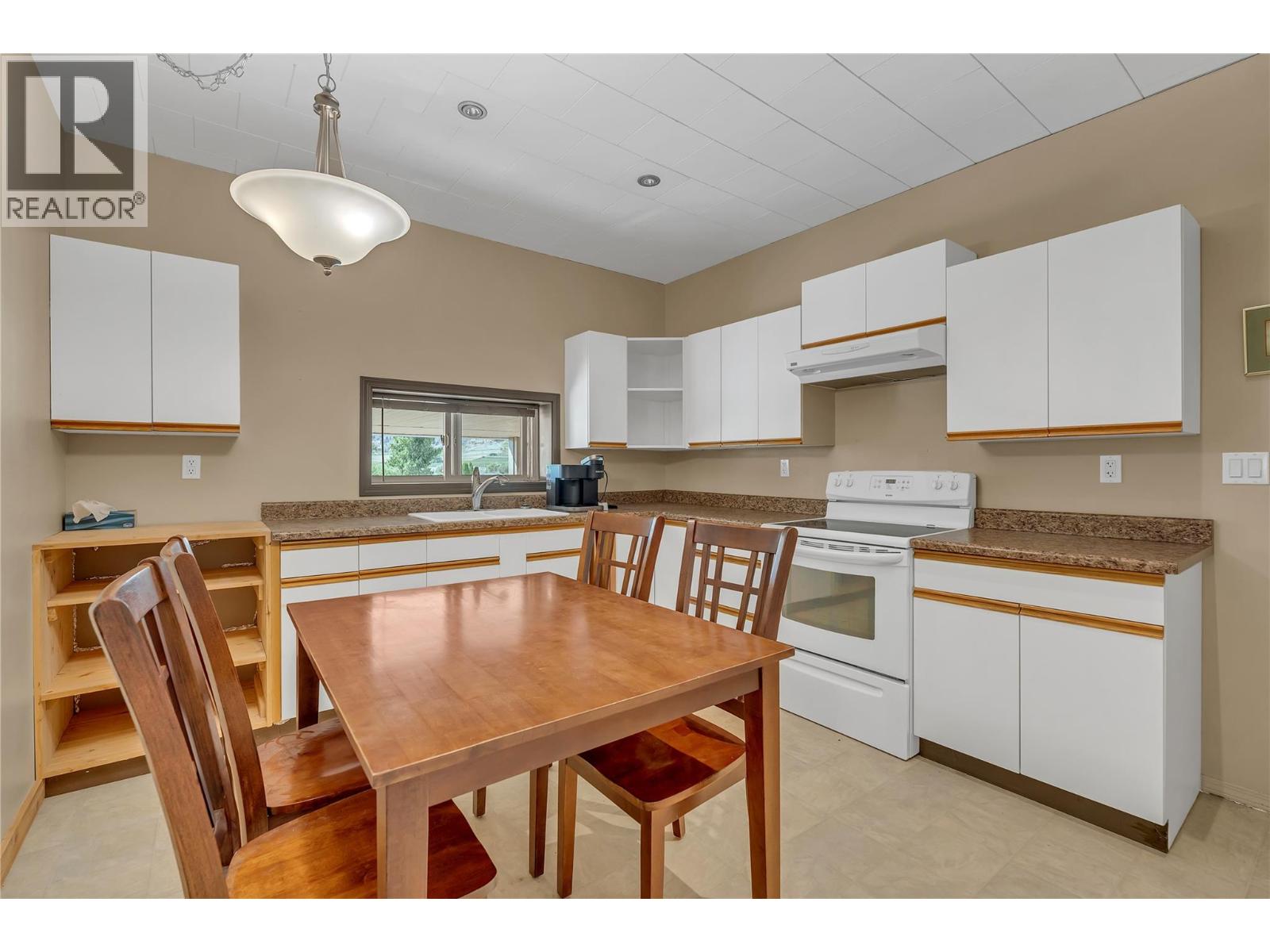 8705 Road 22 Road, Oliver