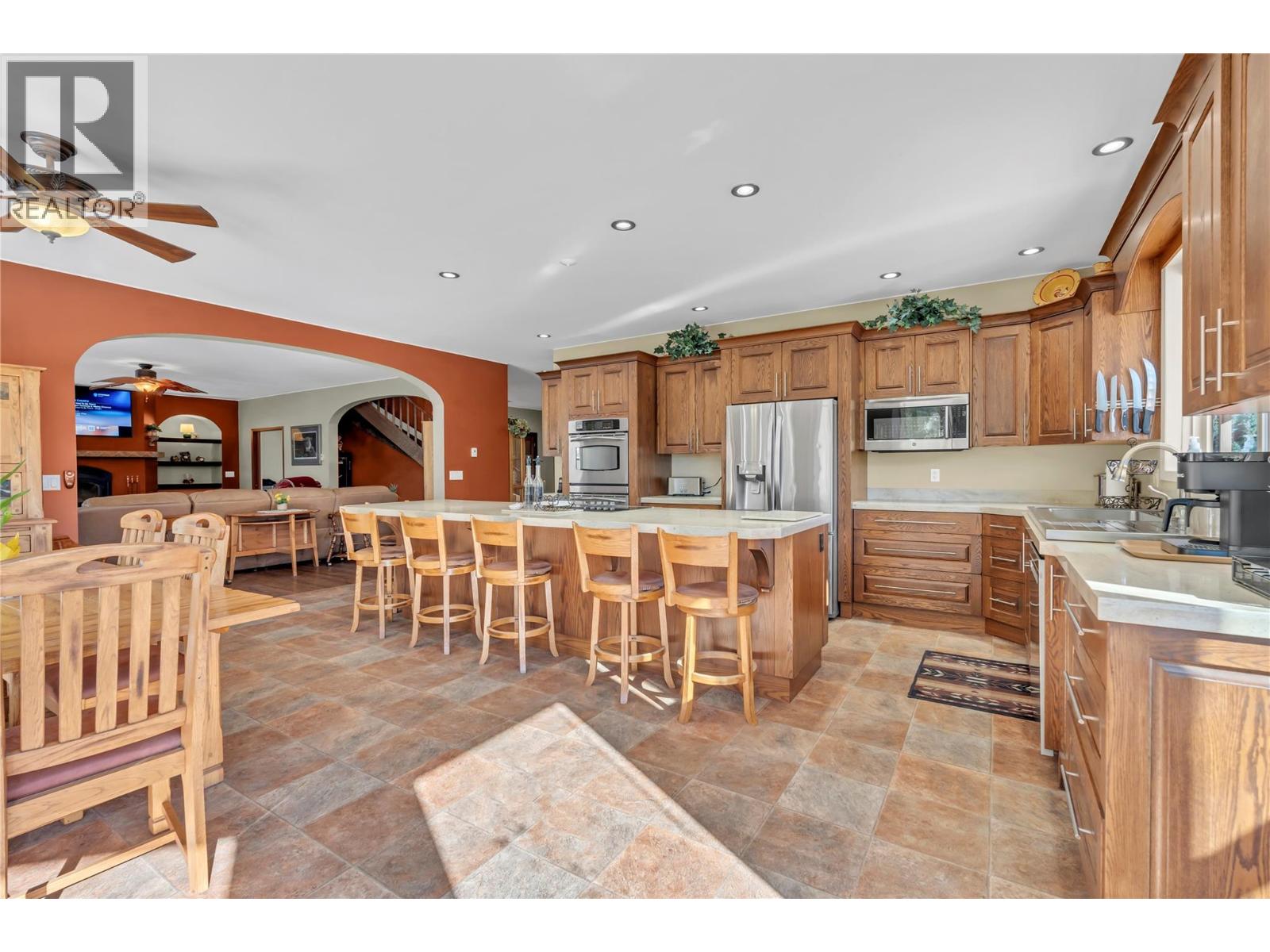 8705 Road 22 Road, Oliver