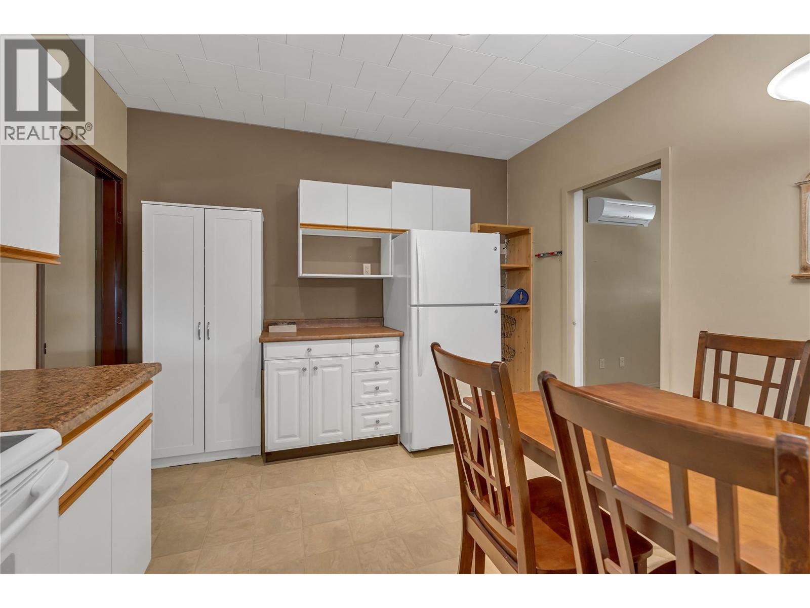 8705 Road 22 Road, Oliver