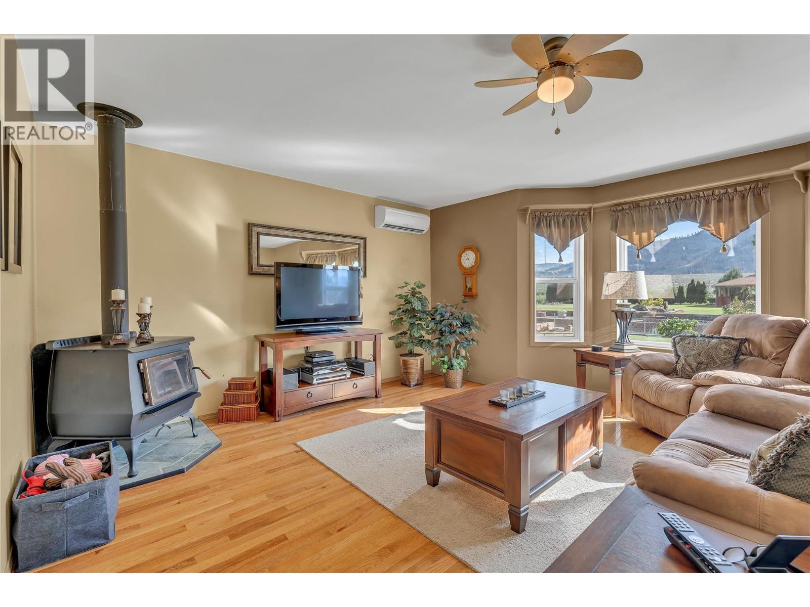 8705 Road 22 Road, Oliver