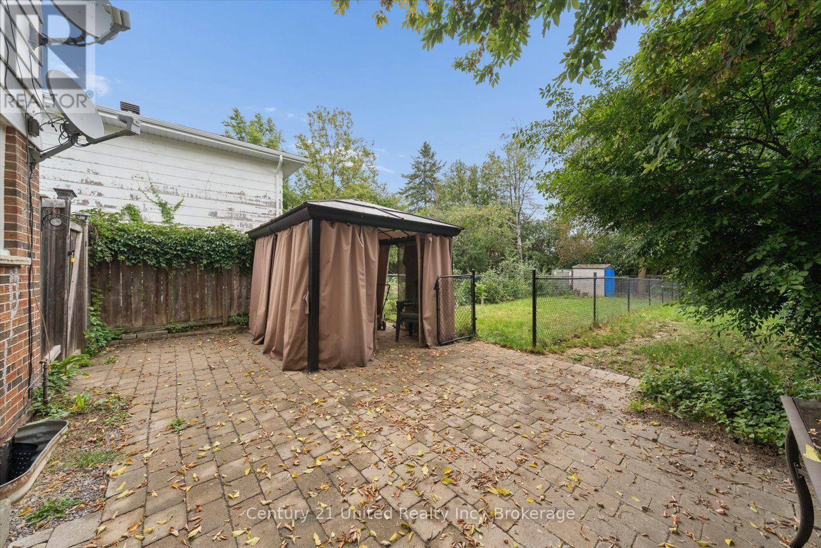 46B SPRINGBROOK DRIVE - 31