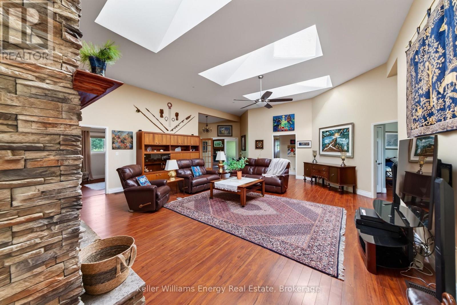 89 SMITH'S BAY AVENUE - 9