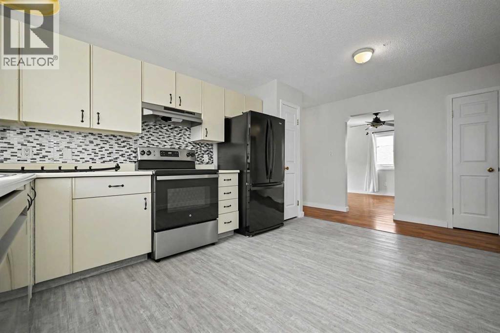 9748 71 Avenue - 7
