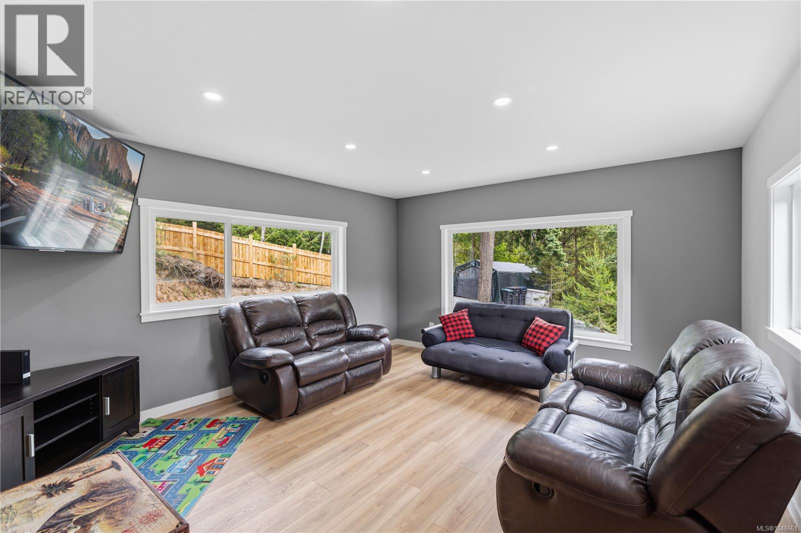 3840 Melrose Rd - Image 36